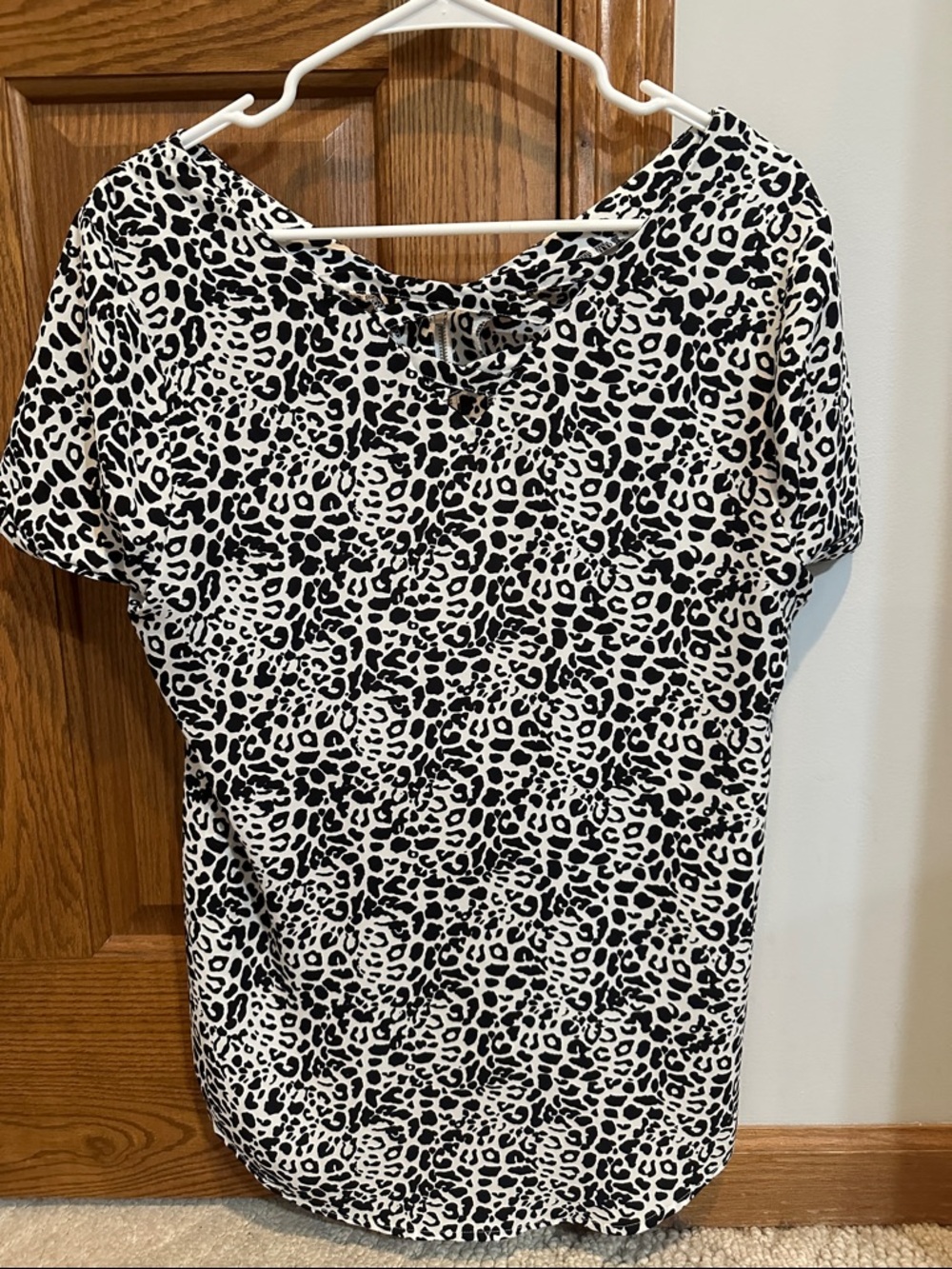 Apt. 9 Black and White Leopard Print Short Sleeve Top